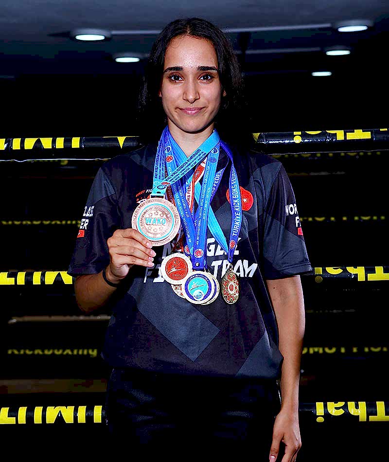 Büşra Demirayak 