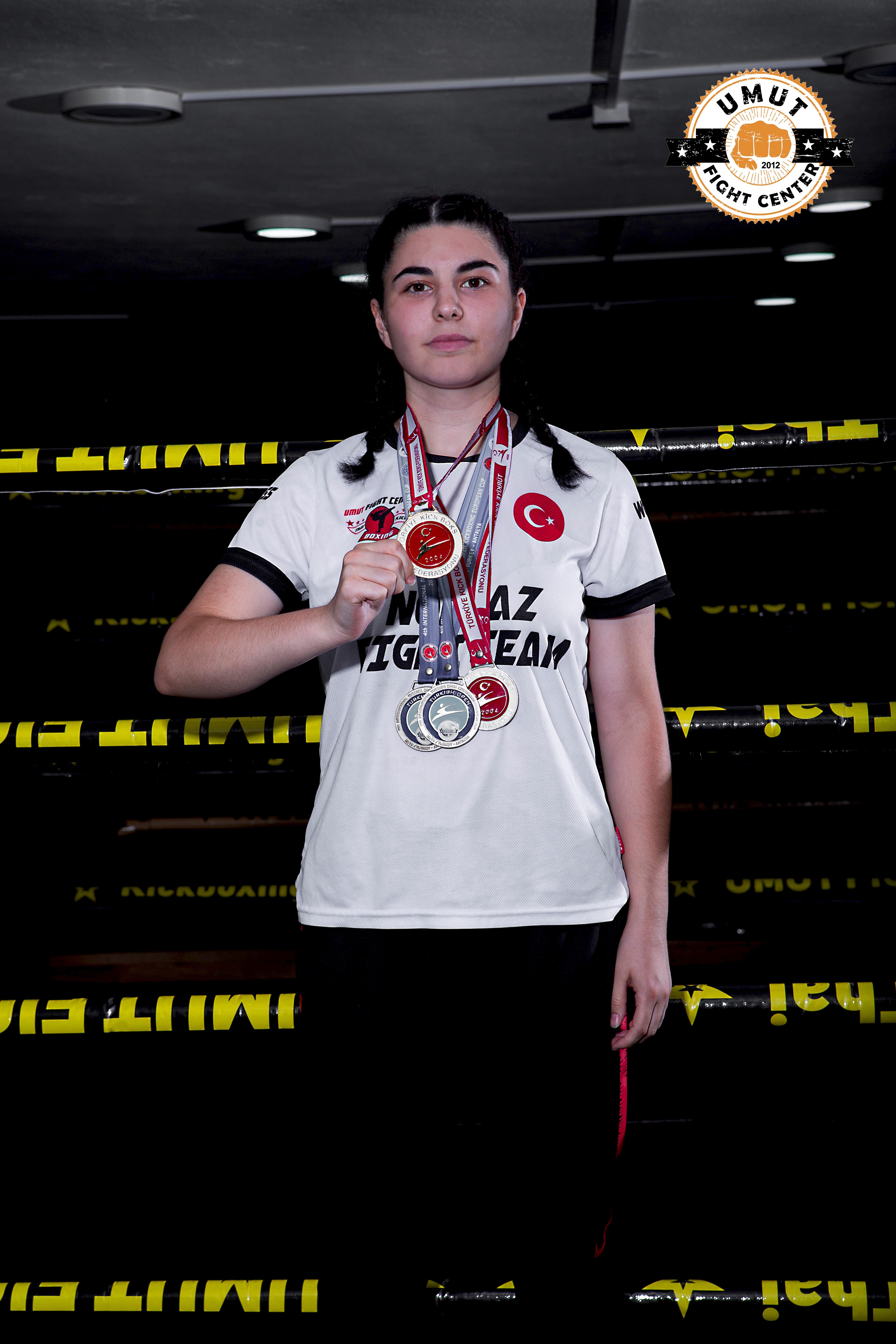 Kübra Aksoy 